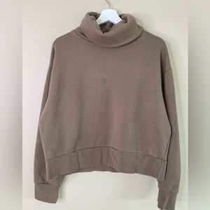 Large Zara slight crop sweater type turtle neck